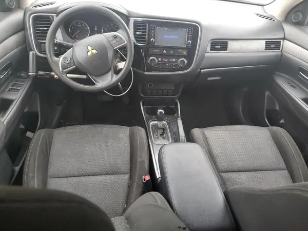 JA4AD2A30JZ068657 2018 MITSUBISHI OUTLANDER - Image 8