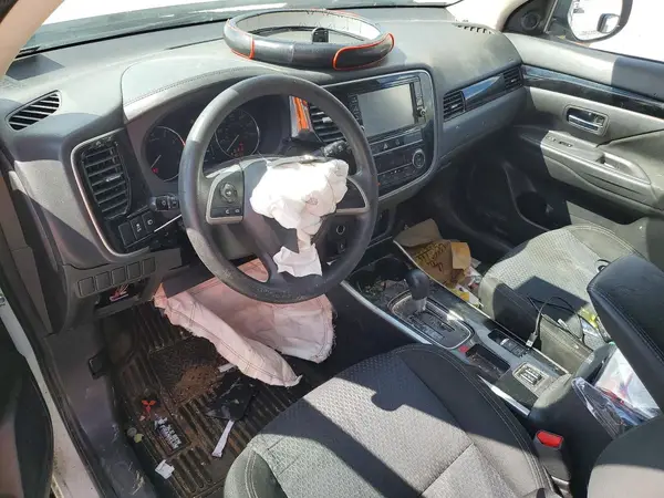 JA4AD2A30KZ005799 2019 MITSUBISHI OUTLANDER - Image 8