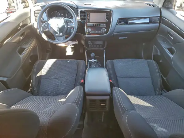 JA4AD2A30KZ009075 2019 MITSUBISHI OUTLANDER - Image 8
