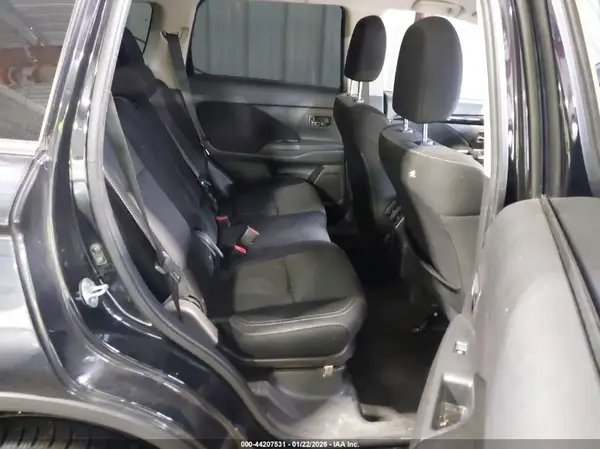 JA4AD2A30KZ025468 2019 MITSUBISHI OUTLANDER - Image 8