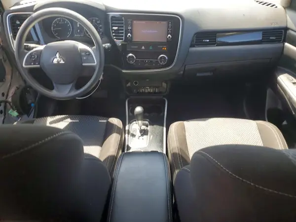 JA4AD2A30KZ032677 2019 MITSUBISHI OUTLANDER - Image 8