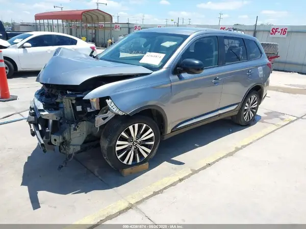 JA4AD2A30LZ004329 2020 MITSUBISHI OUTLANDER - Image 2