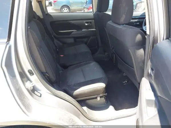 JA4AD2A30LZ004329 2020 MITSUBISHI OUTLANDER - Image 8