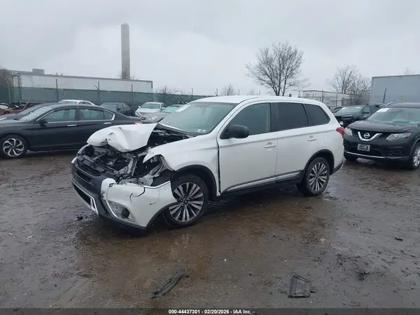 JA4AD2A30LZ009207 2020 MITSUBISHI OUTLANDER - Image 2