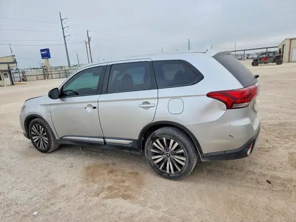 JA4AD2A30LZ040134 2020 MITSUBISHI OUTLANDER - Image 2