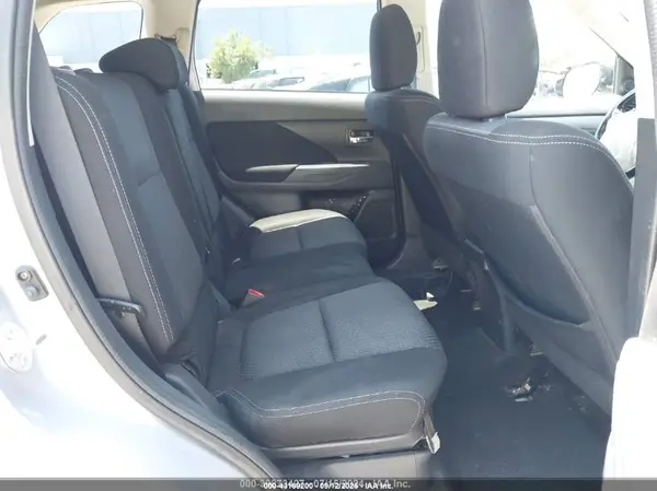 JA4AD2A31GZ022196 2016 MITSUBISHI OUTLANDER - Image 8