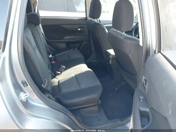 JA4AD2A31GZ033506 2016 MITSUBISHI OUTLANDER - Image 8