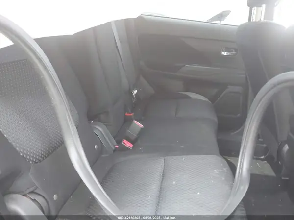 JA4AD2A31GZ045865 2016 MITSUBISHI OUTLANDER - Image 8
