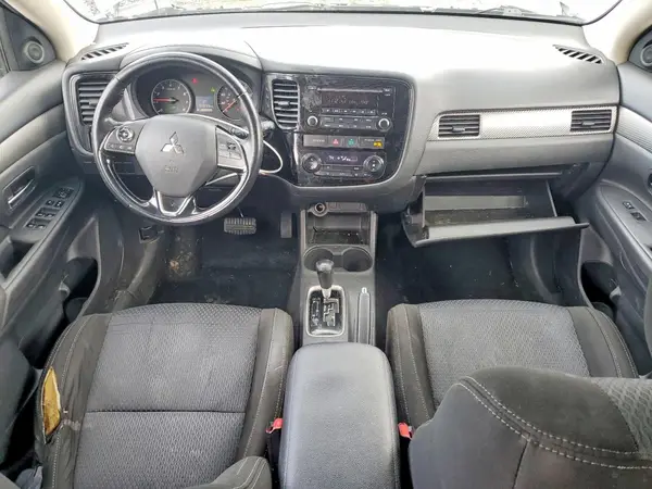 JA4AD2A31GZ046823 2016 MITSUBISHI OUTLANDER - Image 8