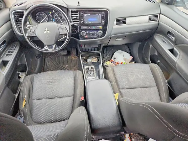 JA4AD2A31HZ008879 2017 MITSUBISHI OUTLANDER - Image 8