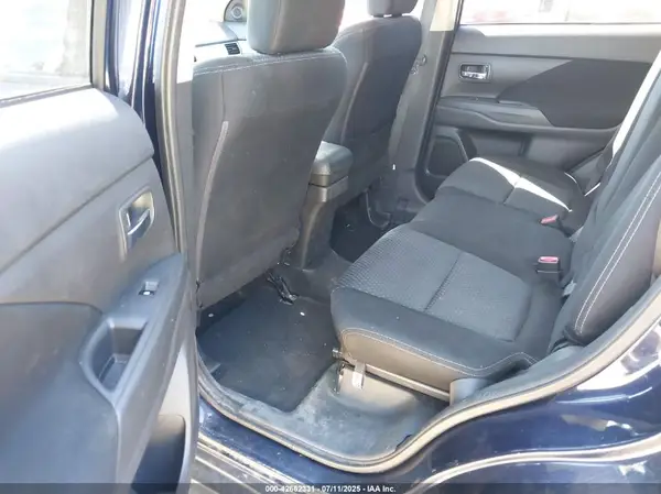 JA4AD2A31HZ014410 2017 MITSUBISHI OUTLANDER - Image 8