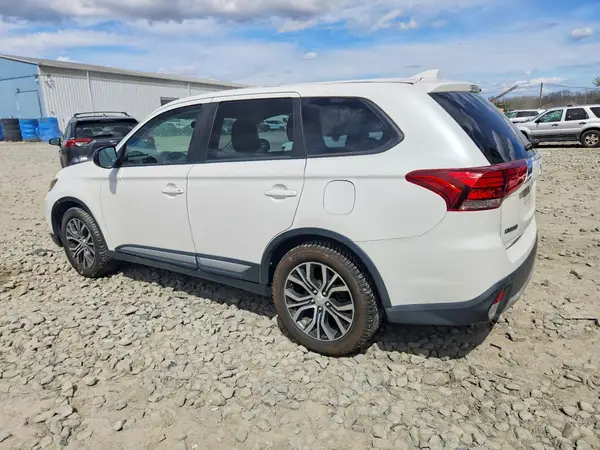 JA4AD2A31HZ015797 2017 MITSUBISHI OUTLANDER - Image 2