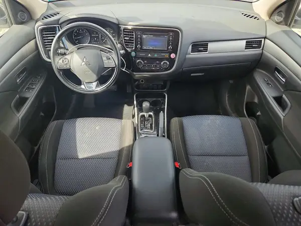 JA4AD2A31HZ015797 2017 MITSUBISHI OUTLANDER - Image 8
