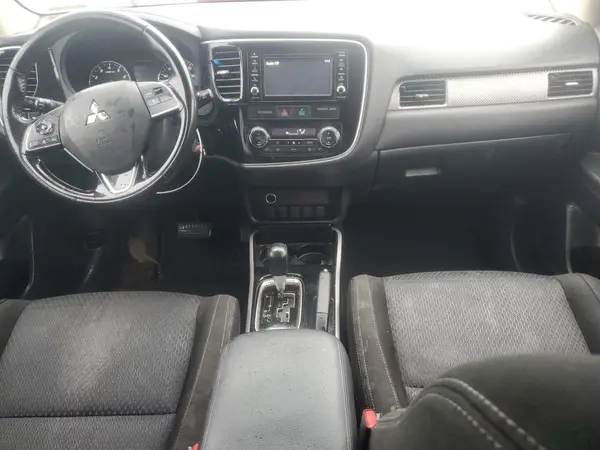 JA4AD2A31HZ045060 2017 MITSUBISHI OUTLANDER - Image 8