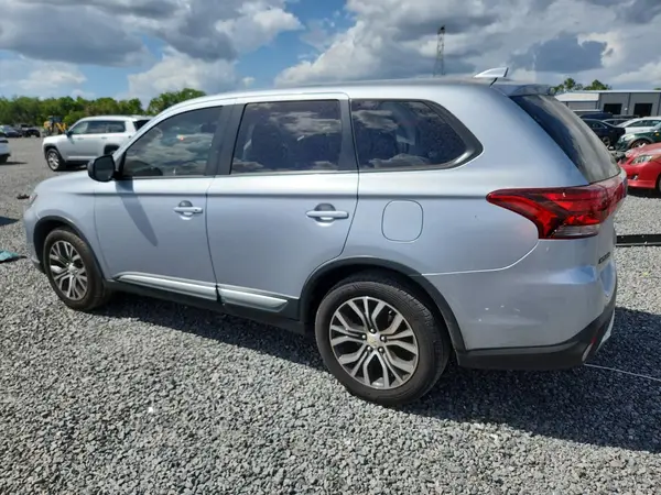 JA4AD2A31HZ046693 2017 MITSUBISHI OUTLANDER - Image 2
