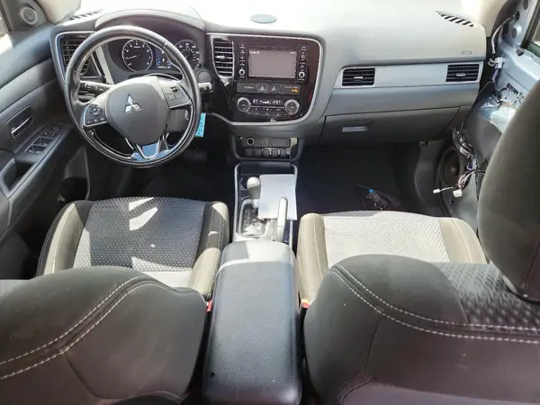 JA4AD2A31HZ046693 2017 MITSUBISHI OUTLANDER - Image 8