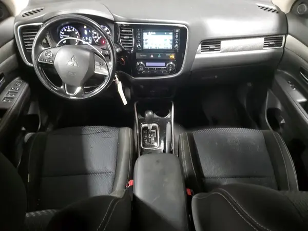 JA4AD2A31HZ052221 2017 MITSUBISHI OUTLANDER - Image 8