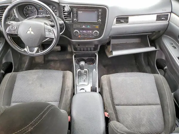 JA4AD2A31HZ057757 2017 MITSUBISHI OUTLANDER - Image 8