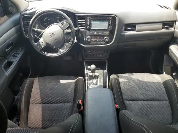 JA4AD2A31HZ066619 2017 MITSUBISHI OUTLANDER - Image 8