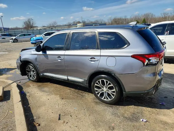 JA4AD2A31JJ000396 2018 MITSUBISHI OUTLANDER - Image 2