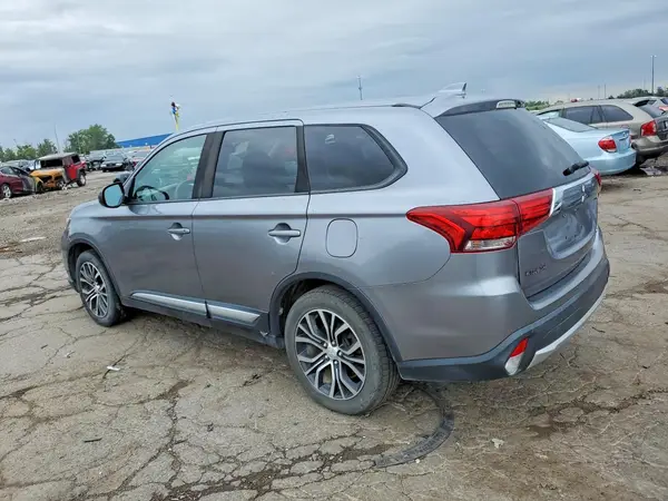 JA4AD2A31JJ002570 2018 MITSUBISHI OUTLANDER - Image 2