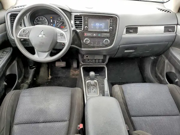 JA4AD2A31JJ002570 2018 MITSUBISHI OUTLANDER - Image 8