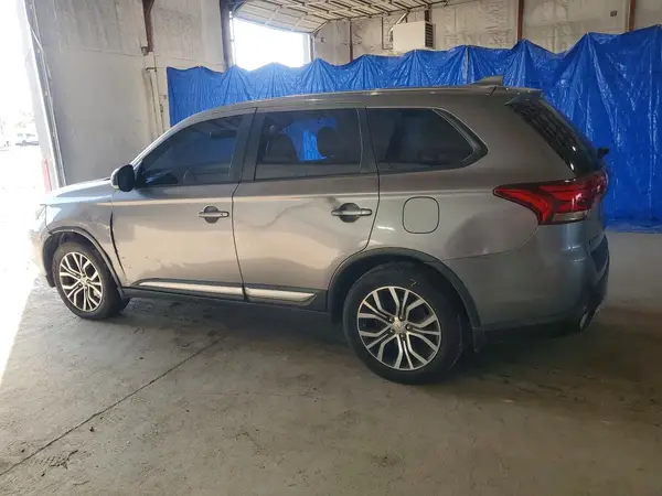 JA4AD2A31JJ002794 2018 MITSUBISHI OUTLANDER - Image 2