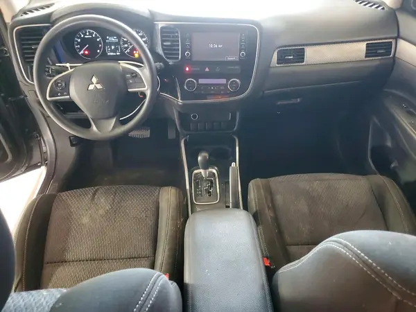 JA4AD2A31JJ002794 2018 MITSUBISHI OUTLANDER - Image 8