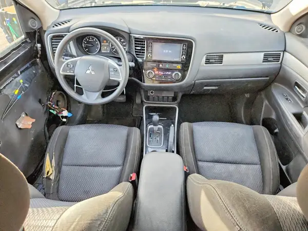 JA4AD2A31JJ003976 2018 MITSUBISHI OUTLANDER - Image 8