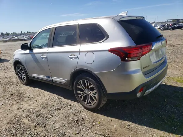 JA4AD2A31JJ004173 2018 MITSUBISHI OUTLANDER - Image 2