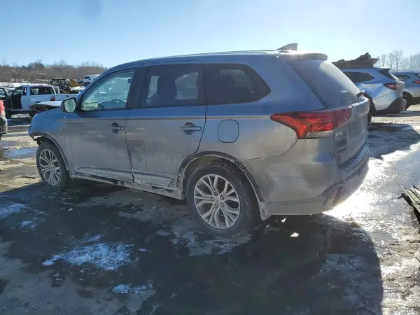 JA4AD2A31JZ008760 2018 MITSUBISHI OUTLANDER - Image 2