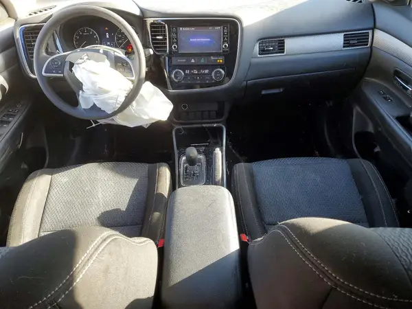 JA4AD2A31JZ008760 2018 MITSUBISHI OUTLANDER - Image 8