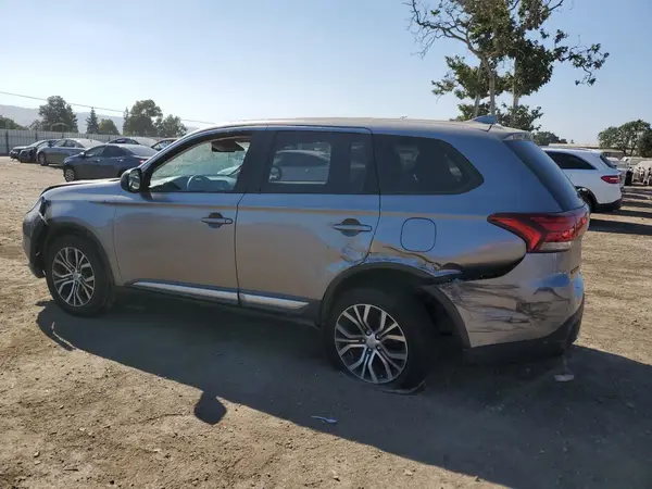 JA4AD2A31JZ010301 2018 MITSUBISHI OUTLANDER - Image 2