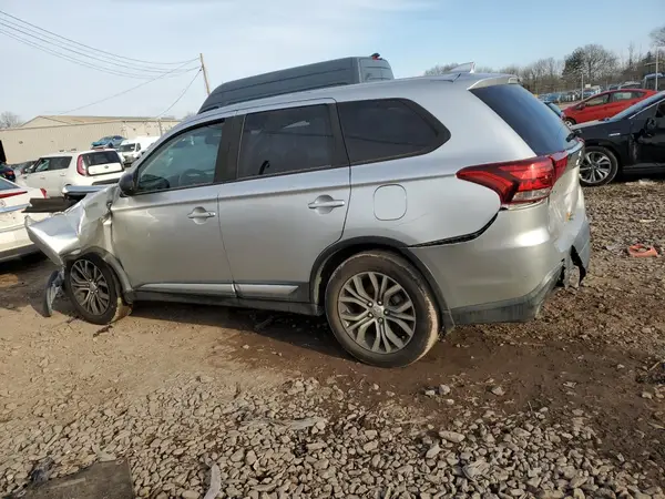 JA4AD2A31JZ017510 2018 MITSUBISHI OUTLANDER - Image 2