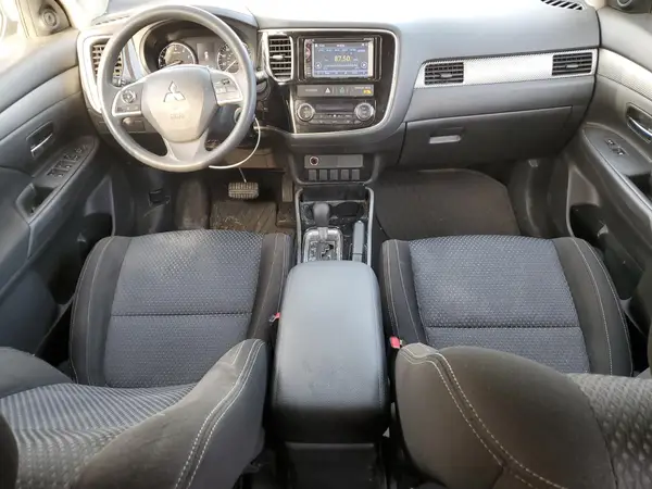 JA4AD2A31JZ017510 2018 MITSUBISHI OUTLANDER - Image 8