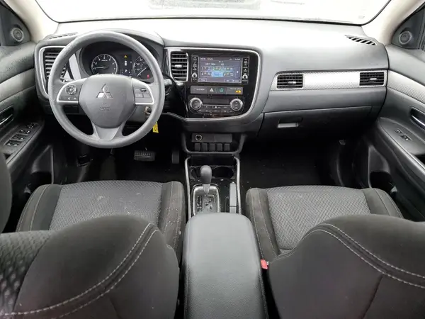 JA4AD2A31JZ052824 2018 MITSUBISHI OUTLANDER - Image 8
