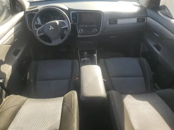 JA4AD2A31JZ053052 2018 MITSUBISHI OUTLANDER - Image 8
