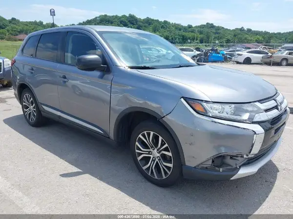 JA4AD2A31JZ055481 2018 MITSUBISHI OUTLANDER - Image 1