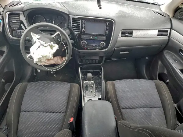 JA4AD2A31JZ060440 2018 MITSUBISHI OUTLANDER - Image 8