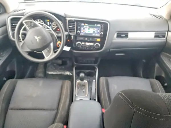JA4AD2A31JZ060504 2018 MITSUBISHI OUTLANDER - Image 8