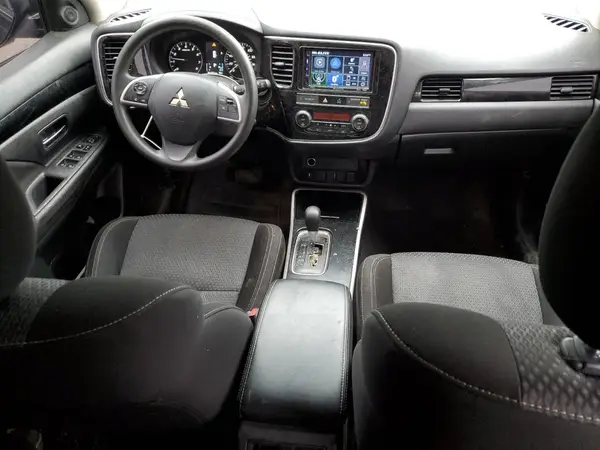 JA4AD2A31KZ004323 2019 MITSUBISHI OUTLANDER - Image 8