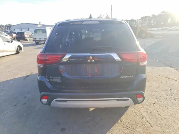 2019 MITSUBISHI OUTLANDER auction photo 6