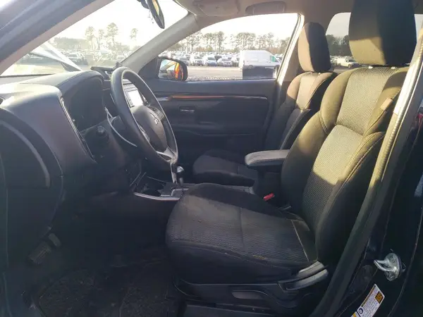 2019 MITSUBISHI OUTLANDER auction photo 7
