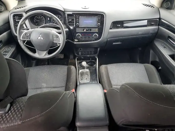JA4AD2A31KZ007884 2019 MITSUBISHI OUTLANDER - Image 8
