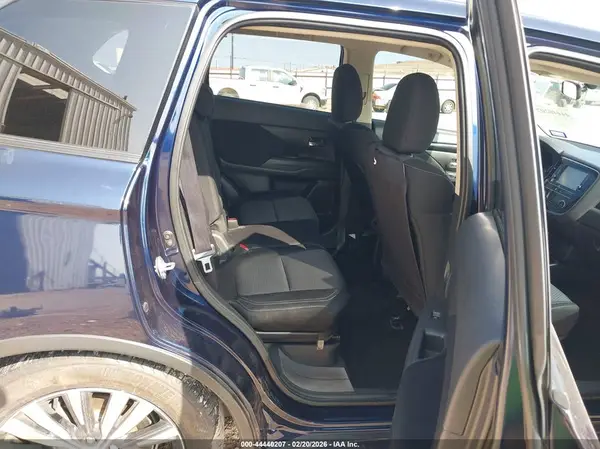 JA4AD2A31KZ011952 2019 MITSUBISHI OUTLANDER - Image 8