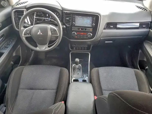 JA4AD2A31KZ015564 2019 MITSUBISHI OUTLANDER - Image 8