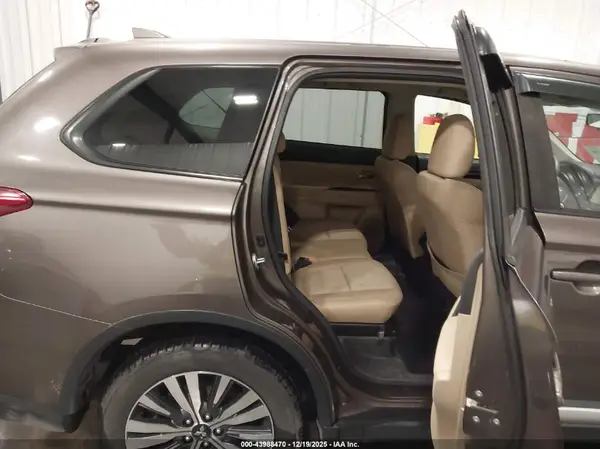JA4AD2A31KZ025740 2019 MITSUBISHI OUTLANDER - Image 8