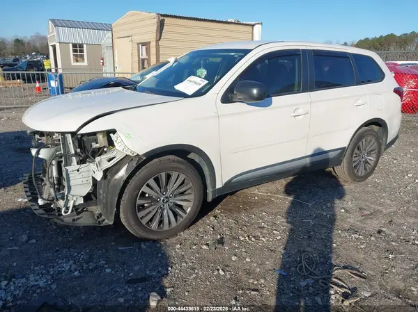 JA4AD2A31LZ014979 2020 MITSUBISHI OUTLANDER - Image 2