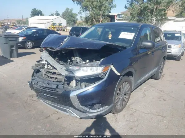 JA4AD2A31LZ018515 2020 MITSUBISHI OUTLANDER - Image 2