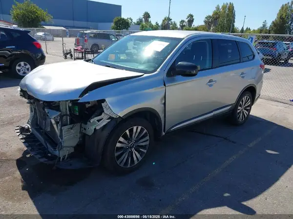 JA4AD2A31LZ019115 2020 MITSUBISHI OUTLANDER - Image 2